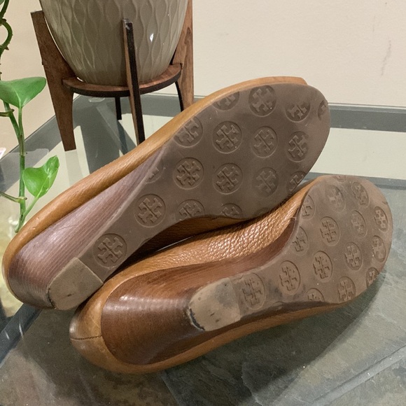 TORY BURCH Sally Peep Toe Wedge Tan Brown Leather Heel Pump - Picture 7 of 13